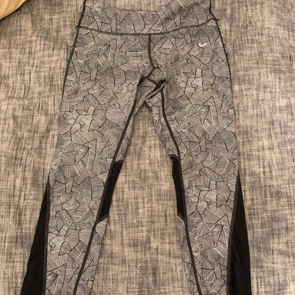 Nike Geometric Printed Leggings